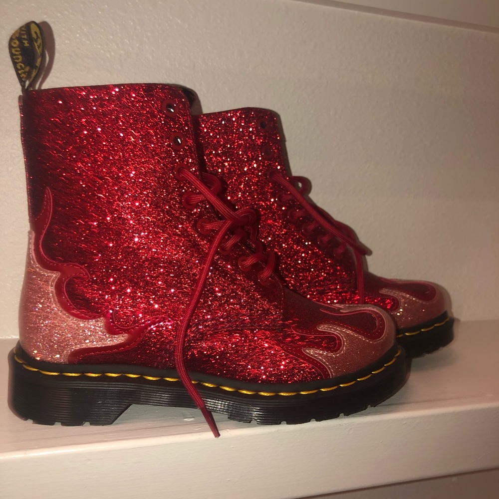 New Women’s Dr. Martens